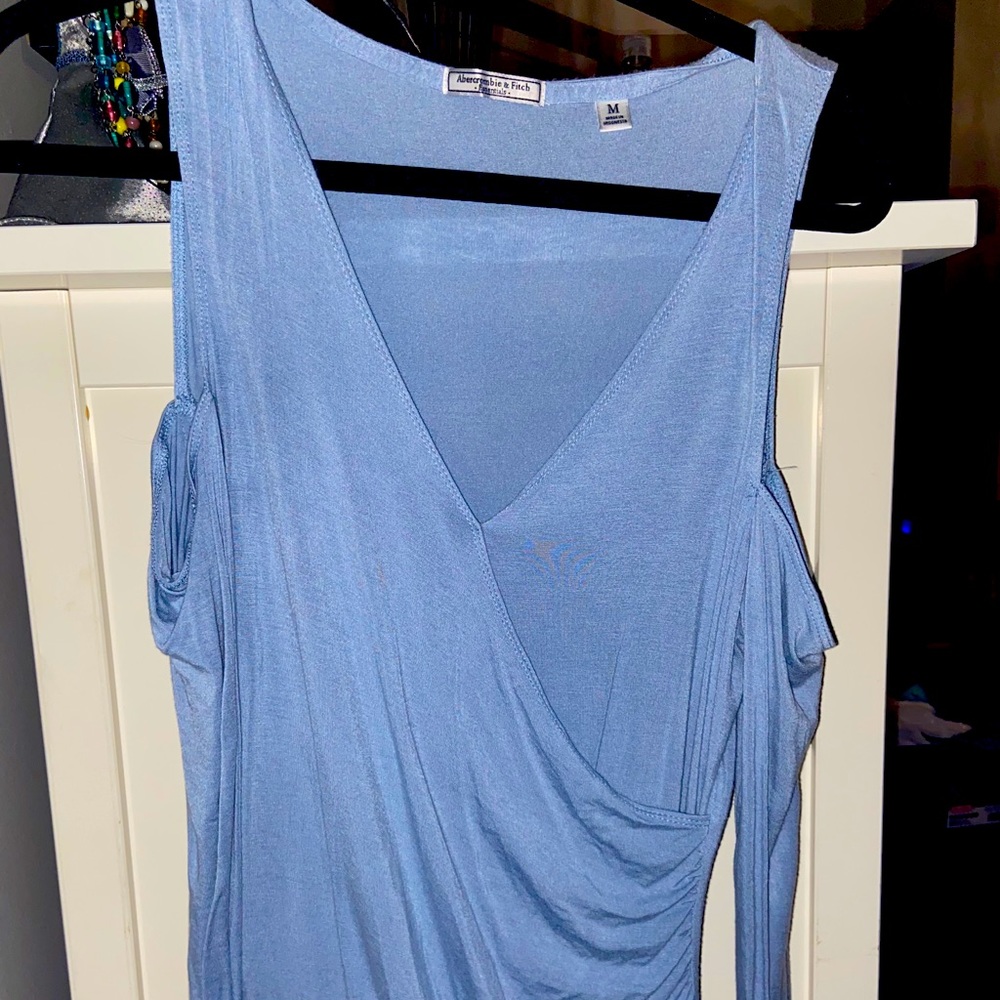 long sleeve with cut out shoulders
